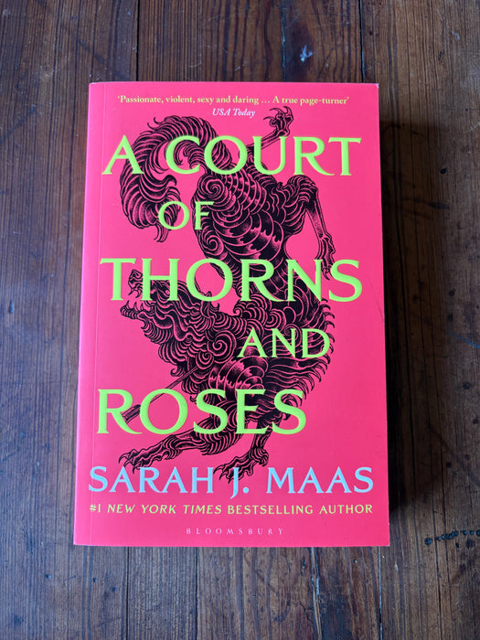A Court of Thorns and Roses - Sarah J. Maas
