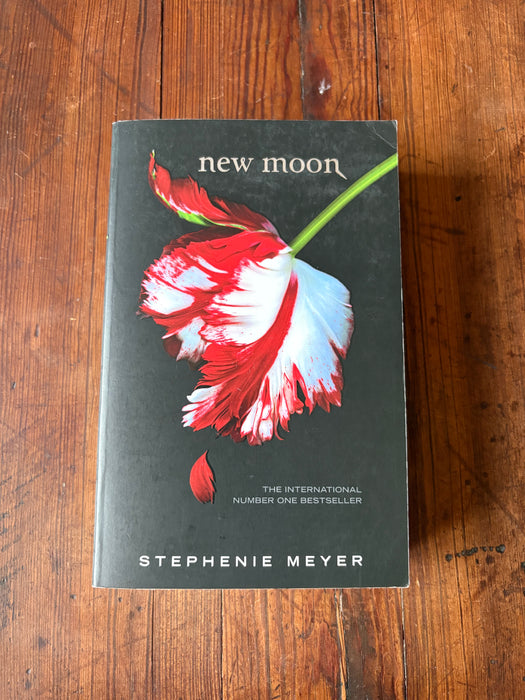 New Moon - Stephanie Meyer