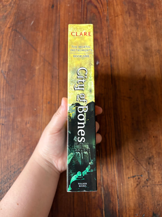 City of Bones - Cassandra Clare