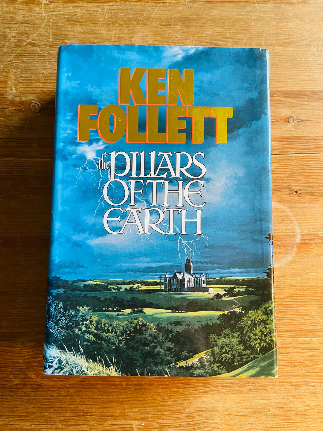 The Pillars of the Earth - Ken Follett