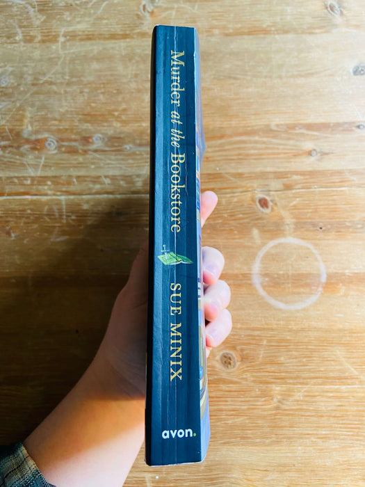 Murder at the Bookstore - Sue Minix