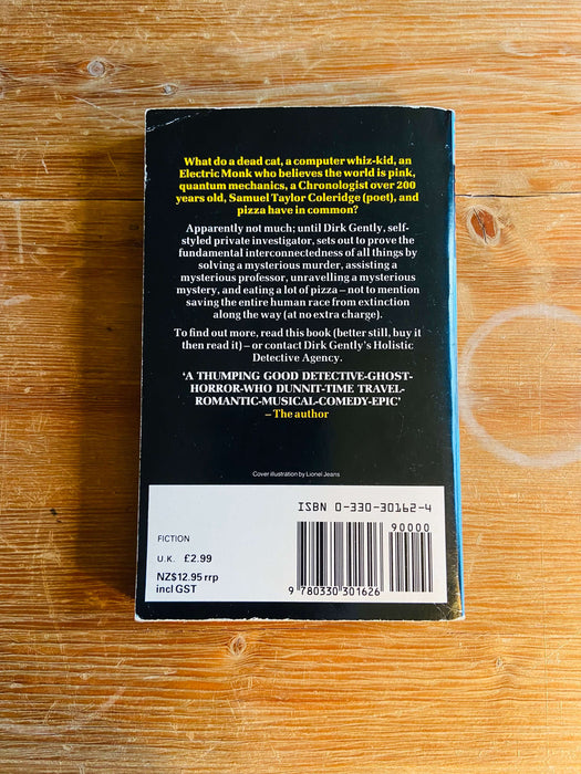 Dirk Gently's Holistic Detective Agency - Douglas Adams