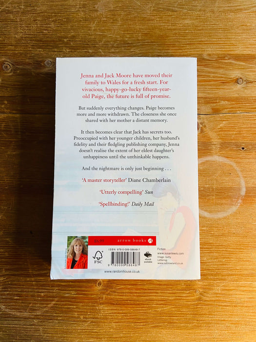 Too Close to Home - Susan Lewis