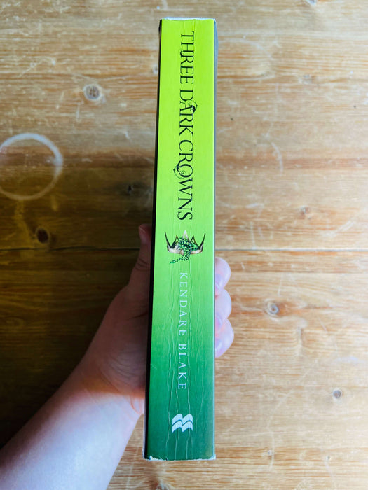 Three Dark Crowns - Kendare Blake